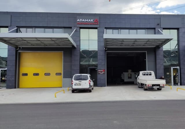 Adamak Fabrika